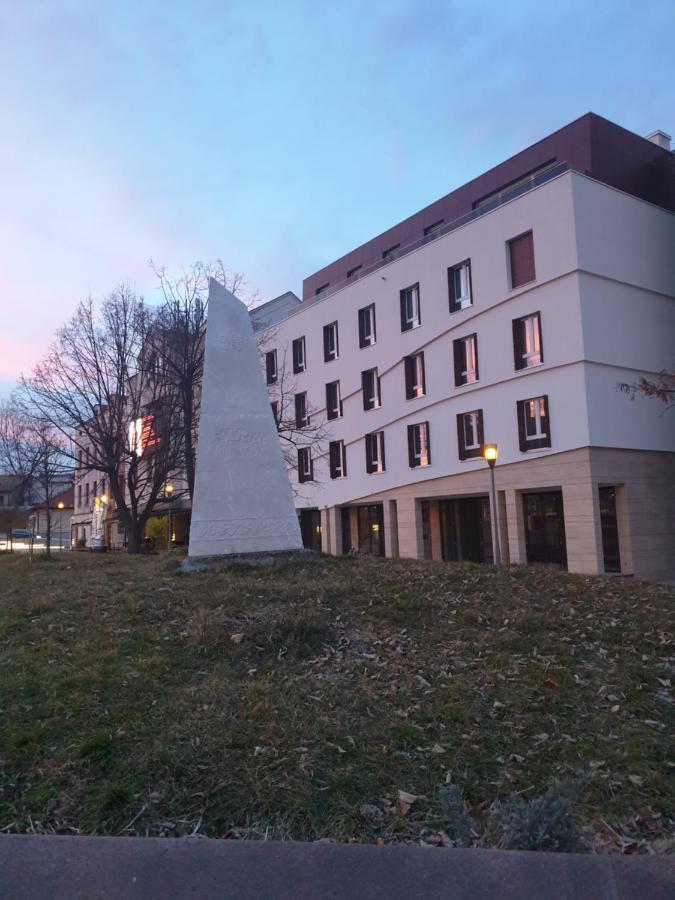 Apartman Viktoria Tuzla Exterior photo