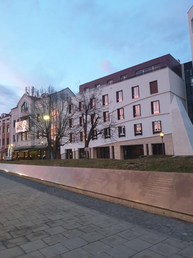 Apartman Viktoria Tuzla Exterior photo